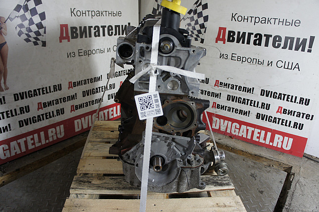 Двигатель вид с боку Dacia K9K 796