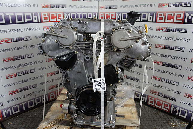 Двигатель вид с боку INFINITI VQ35DE